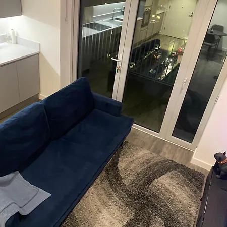 Apartment Modern, Bright And Convenient