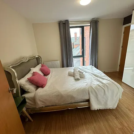 Apartment Tony's Court Beautifully Furnished 2 Bedrooms *