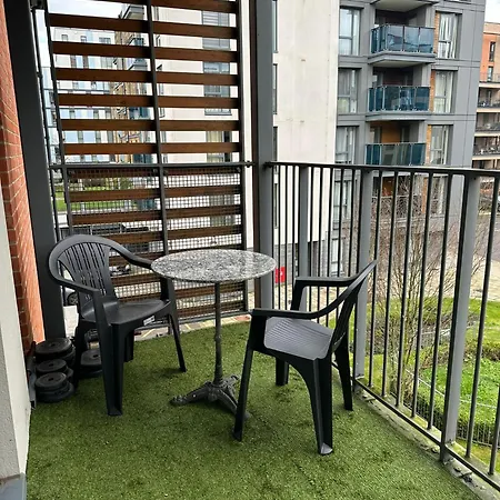 Apartment Tony's Court Beautifully Furnished 2 Bedrooms *
