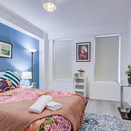 Lovely 2- Bedroom In Appartement Londen