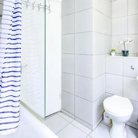 Lovely 2- Bedroom In Appartement