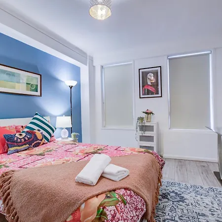 Lovely 2- Bedroom In