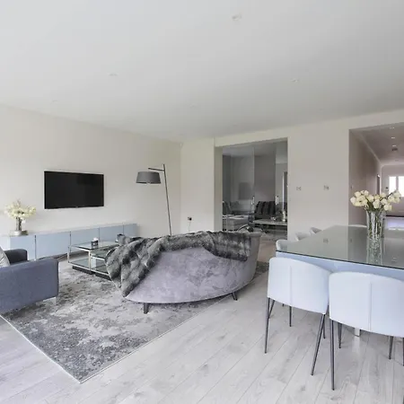 House For Wimbledon Tennis