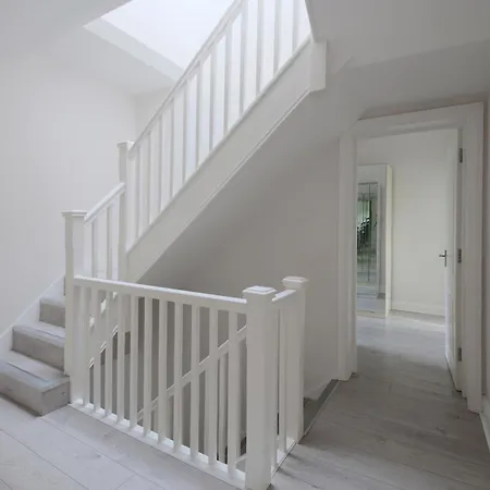 House For Wimbledon Tennis *