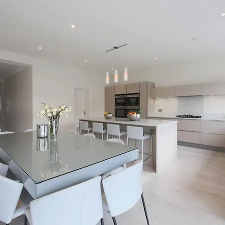 House For Wimbledon Tennis * Raynes Park