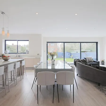 House For Wimbledon Tennis * Raynes Park