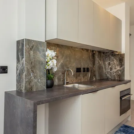 Diff-rent Living * Harrow