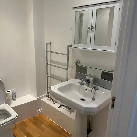 Apartment Lovely Two Bedroom Flat