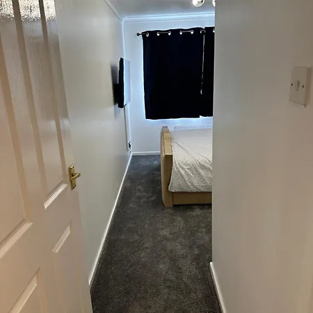 Apartment Lovely Two Bedroom Flat *