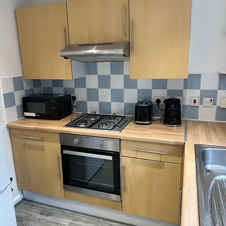 Lovely Two Bedroom Flat Apartment *