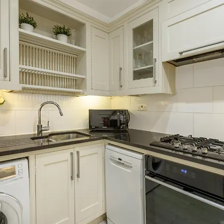 Brigth & Beautiful 1br Flat In Earls Court * London