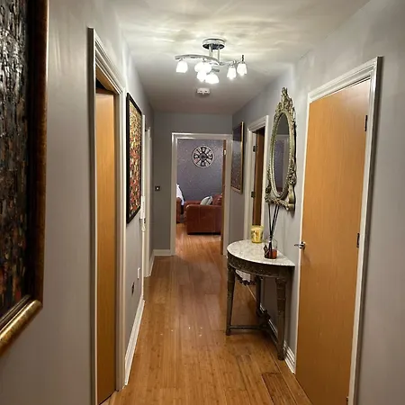Apartment Tony's Court Beautifully Furnished 2 Bedrooms *