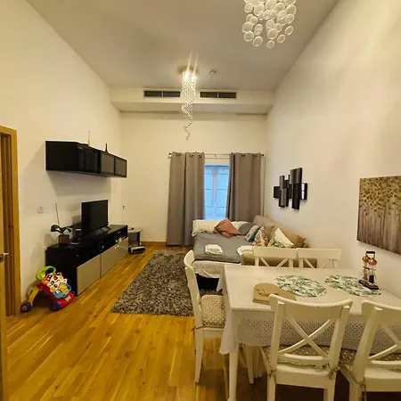 Two Double Bedroom Duplex Flat *