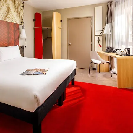 Ibis Stratford 3*