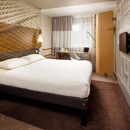 Ibis Stratford