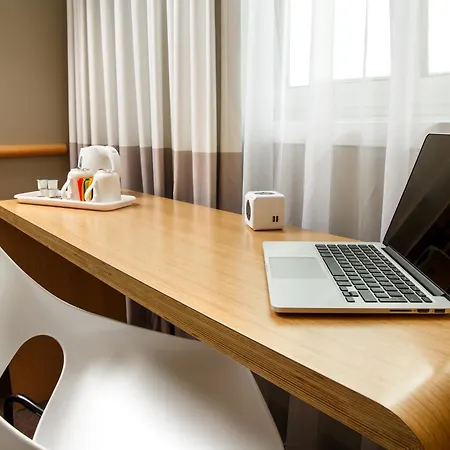 Hotel Ibis Stratford 3*