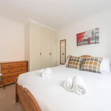 Sunny Maisonette With Views Over Canary Wharf, شقة *