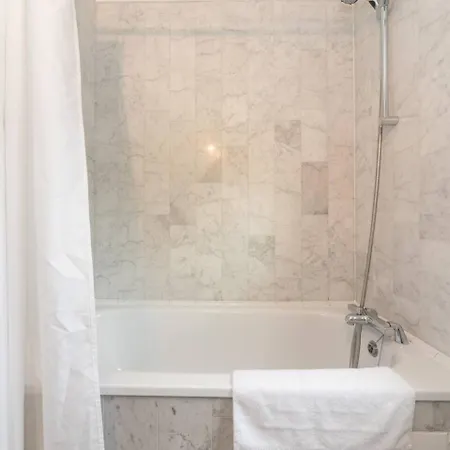شقة Sunny Maisonette With Views Over Canary Wharf, لندن