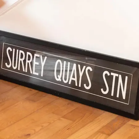 Sunny Maisonette With Views Over Canary Wharf, شقة *