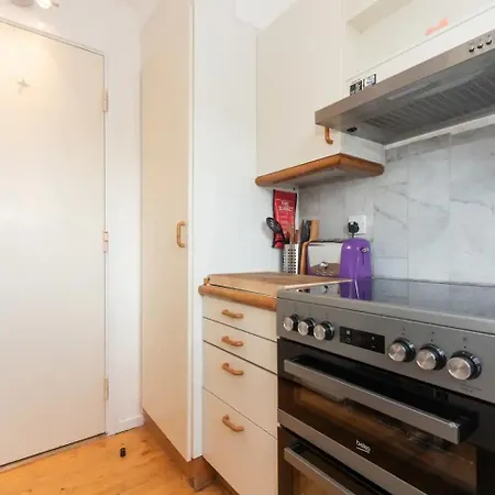 Sunny Maisonette With Views Over Canary Wharf, شقة *