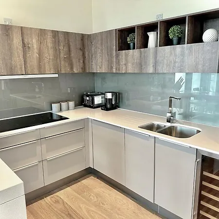 3 Bedroom Penthouse With Private Terrace, Battersea, Nine Elms