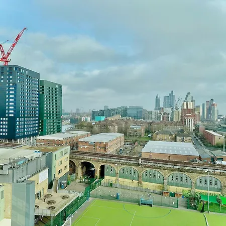3 Bedroom Penthouse With Private Terrace, Battersea, Nine Elms Apartmán