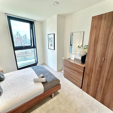 Apartmán 3 Bedroom Penthouse With Private Terrace, Battersea, Nine Elms
