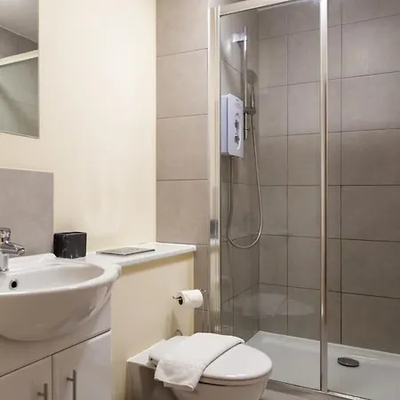 Characterful 2 Bedroom In Brixton * Londra