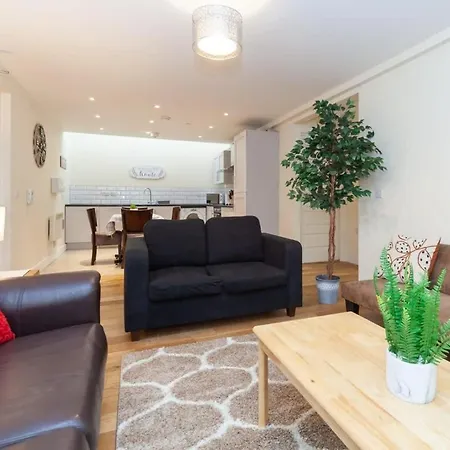 Characterful 2 Bedroom In Brixton Appartamento