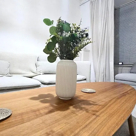 Hayes Deluxe Inn- London, Heathrow Airport Apartment
