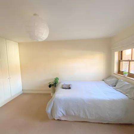 Cozy Double Next To Putney Bridge And High Street *