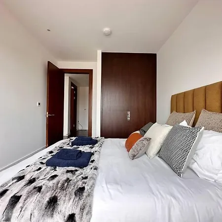 Luxurious And Spacious Near Us Embassy *
