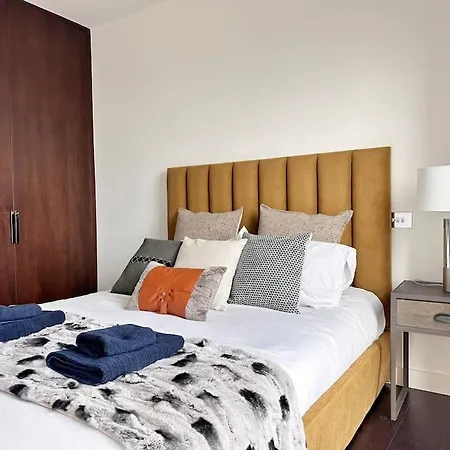 Luxurious And Spacious Near Us Embassy * London