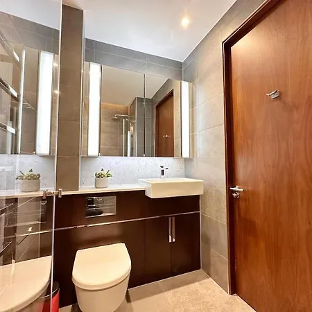 Luxurious And Spacious Near Us Embassy *