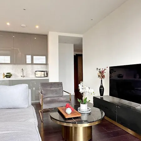 Luxurious And Spacious Near Us Embassy Apartment London