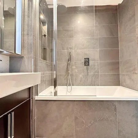 Apartment Luxurious And Spacious Near Us Embassy London