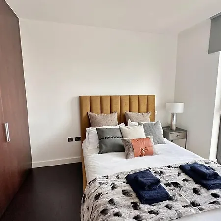 Luxurious And Spacious Near Us Embassy Apartment London