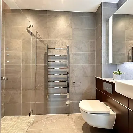 Luxurious And Spacious Near Us Embassy *