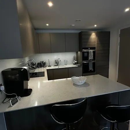 Modern House In Central Apartment *