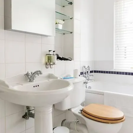 Historic Joseph Conrad House In Heart Of London! London