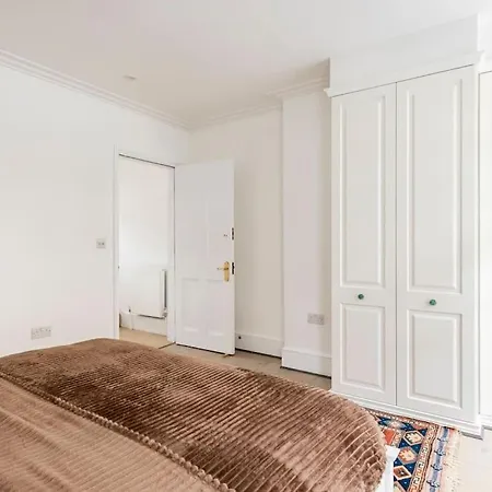 Historic Joseph Conrad House In Heart Of London! * London