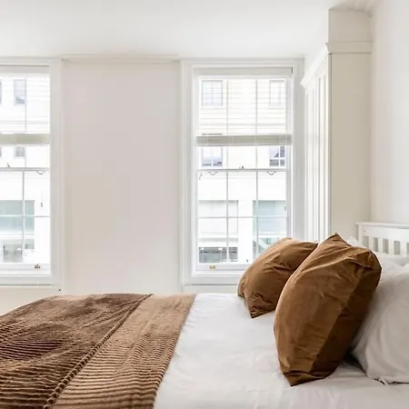 Historic Joseph Conrad House In Heart Of London! London
