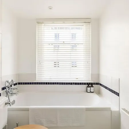 Historic Joseph Conrad House In Heart Of London! London