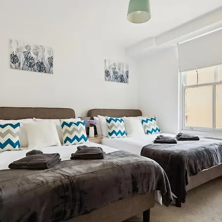 Luxury Urban Living - 1 Bdr *