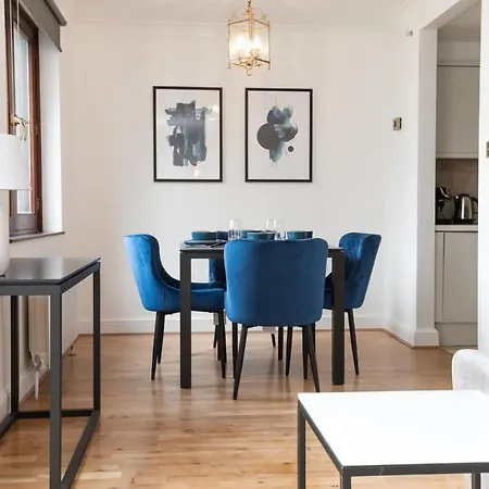 Apartment Spacious 1 Bed Mayfair With Balcony *