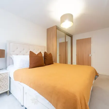 Apartment Pass The Keys Modern 2 Bedroom And 2 Bath In London Edgware