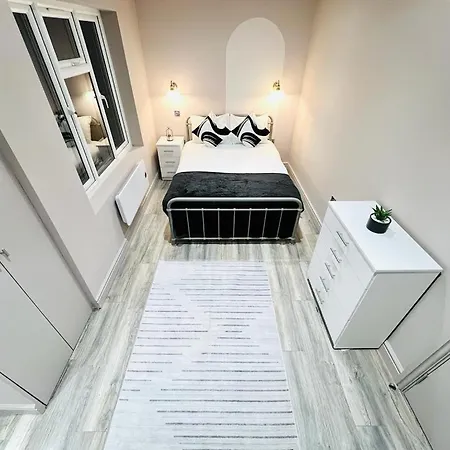 Crescent House Location Ensuites Great Value * London