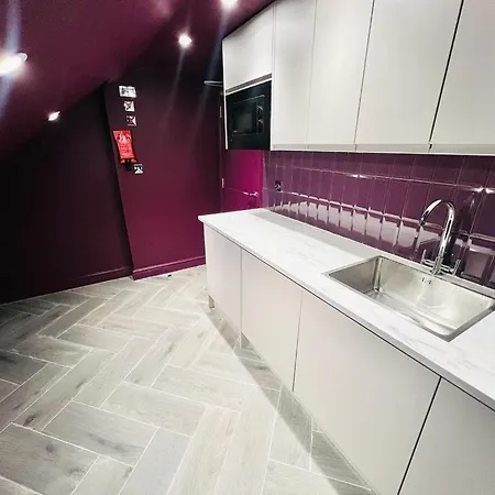 Crescent House Location Ensuites Great Value *
