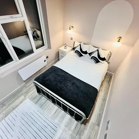 Guest house Crescent House Location Ensuites Great Value