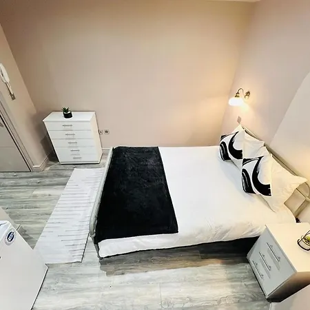 Crescent House Location Ensuites Great Value London